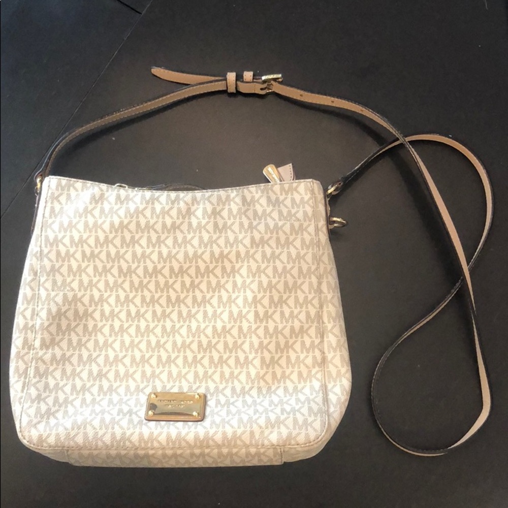 Michael Kors Cross Body Hand Bag